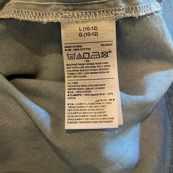 Old Navy cotton button down shirt - Picture 5 of 5